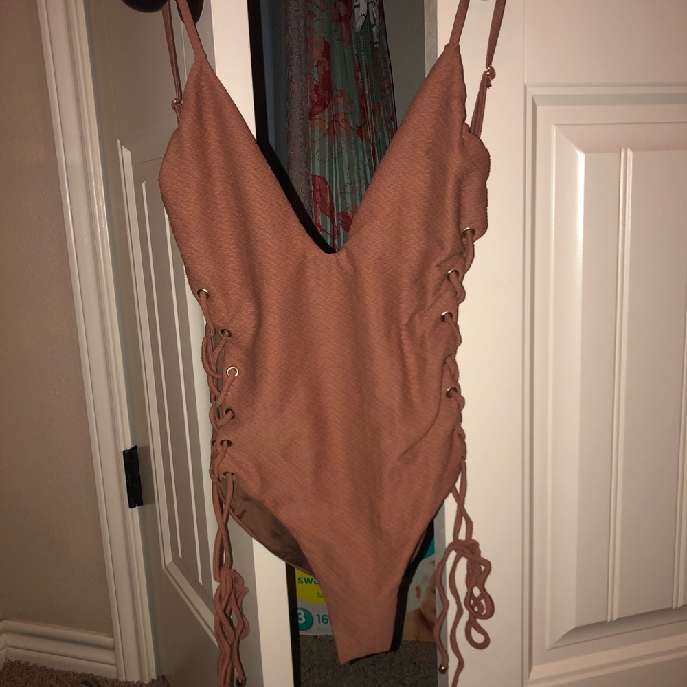 Blue life light brown/tan lone piece